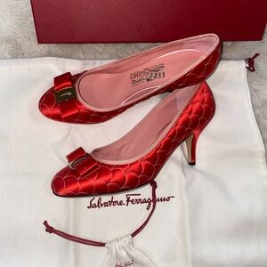 New with box authentic Salvatore Ferragamo Carla 70